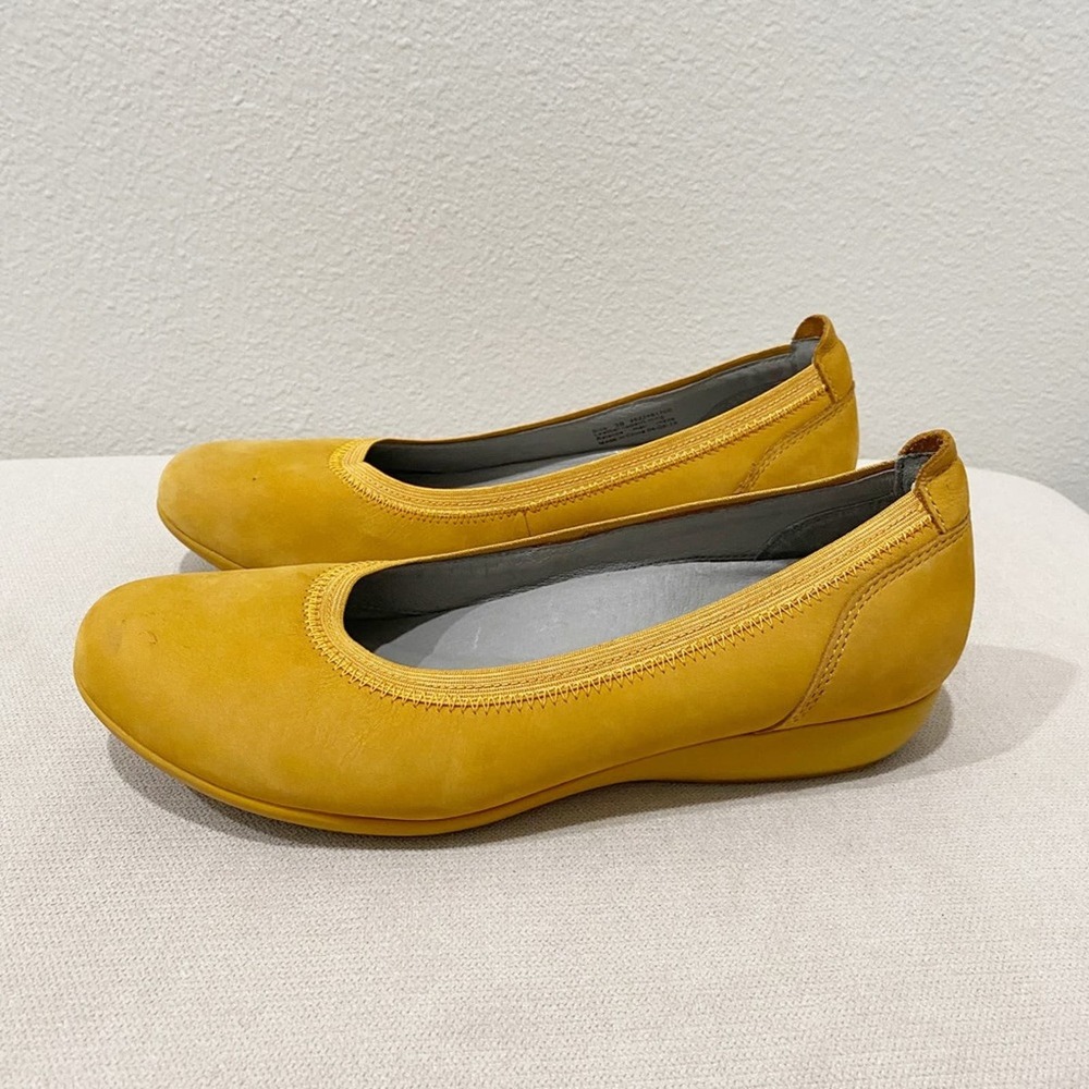 Dansko Mustard Yellow Stretch Comfort Flats size 39